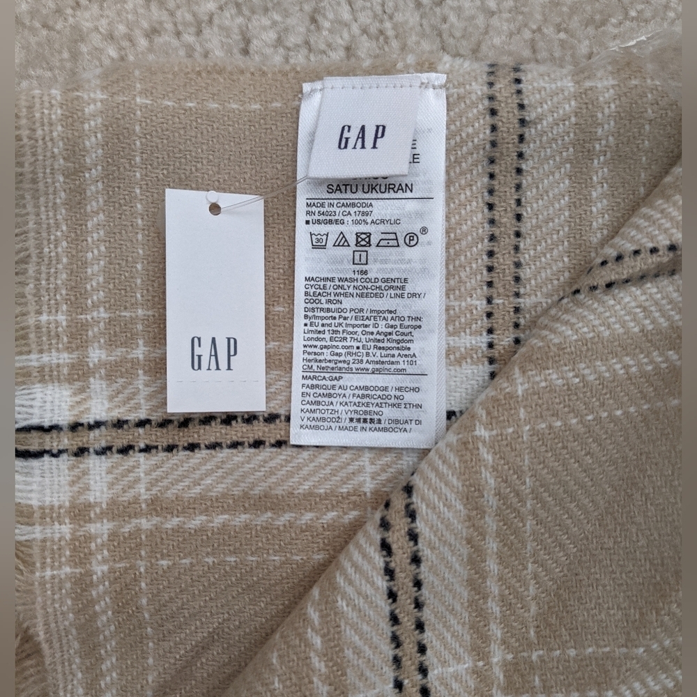 NWT GAP scarf plaid tan - Picture 4 of 6